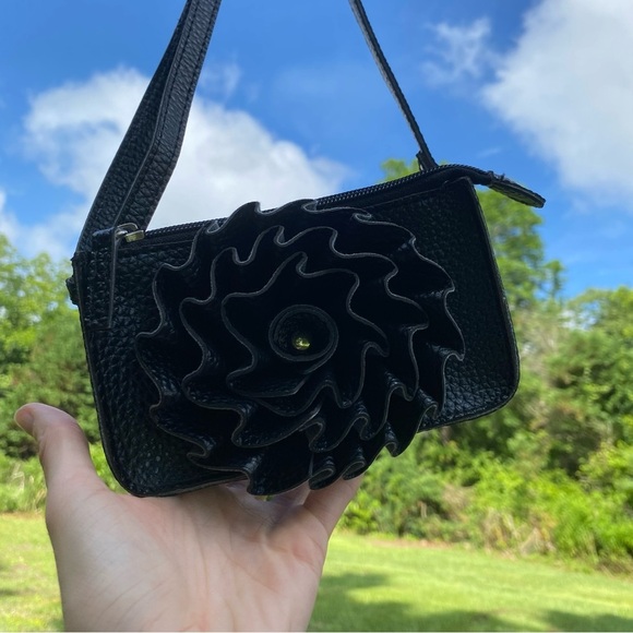 Jazzd Faux Pebbled-Leather Ruffled Black Flower Mini Crossbody Bag w. Zip Close - Picture 1 of 3